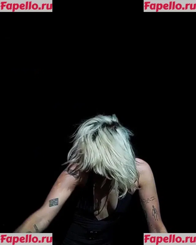 Miley Cyrus Onlyfans Photo Gallery 