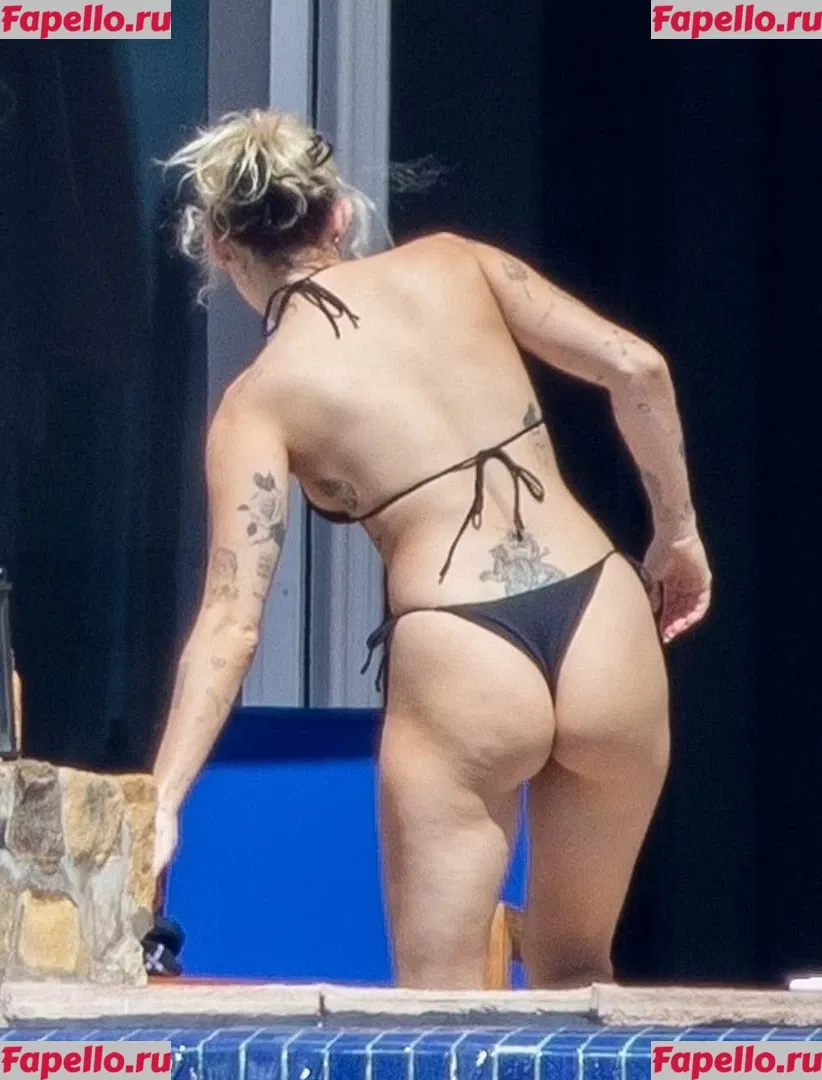 Miley Cyrus Onlyfans Photo Gallery 