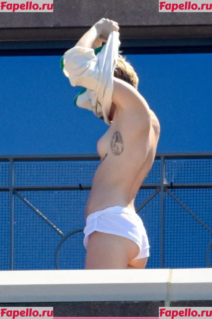 Miley Cyrus Onlyfans Photo Gallery 