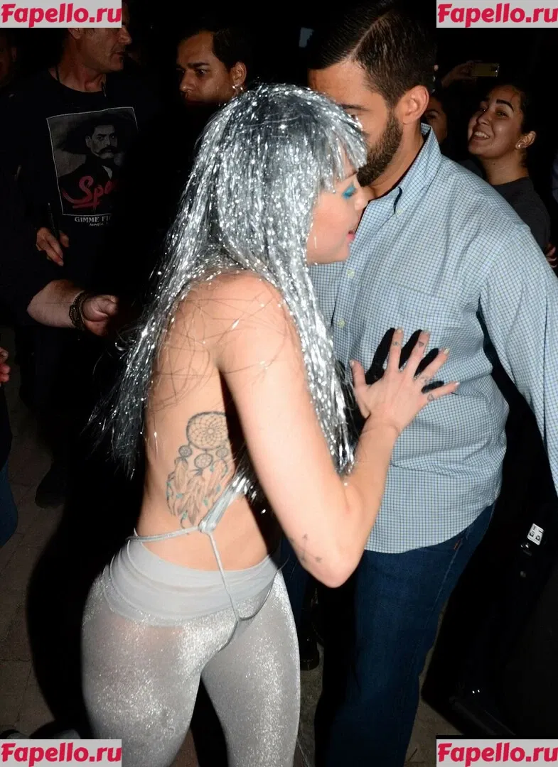 Miley Cyrus Onlyfans Photo Gallery 