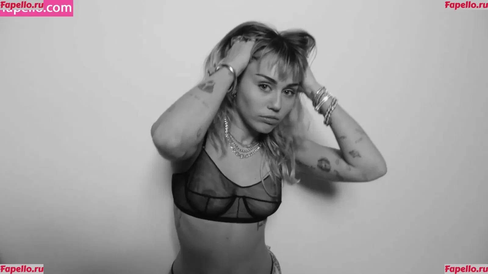 Miley Cyrus Onlyfans Photo Gallery 