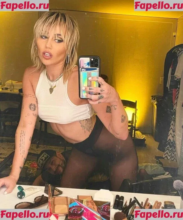 Miley Cyrus Onlyfans Photo Gallery 