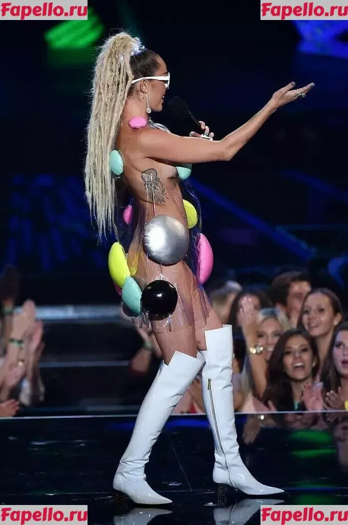 Miley Cyrus Onlyfans Photo Gallery 