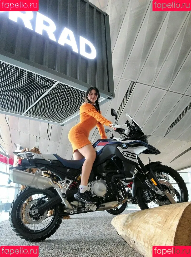 Yuggie_TV Onlyfans Photo Gallery 