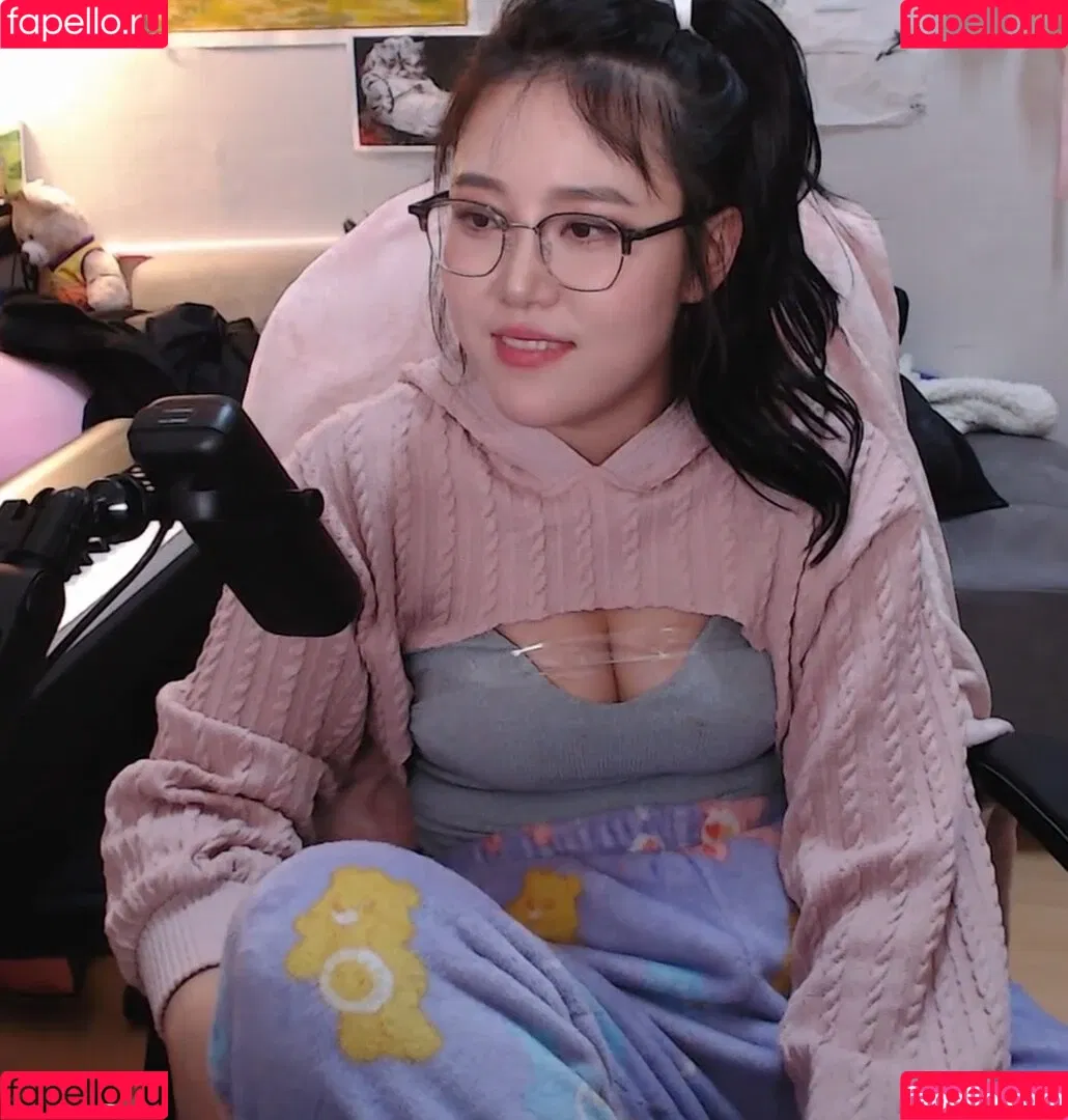 Yuggie_TV Onlyfans Photo Gallery 