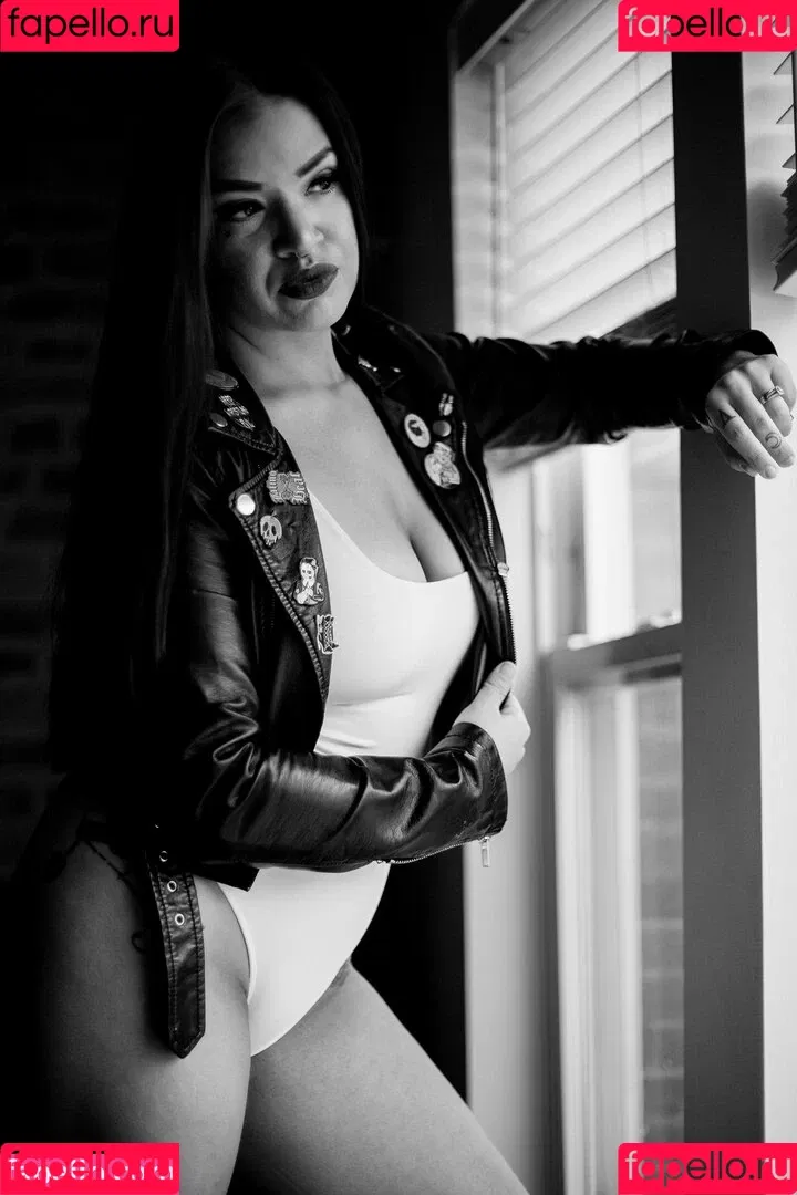 Shaul Guerrero Onlyfans Photo Gallery 