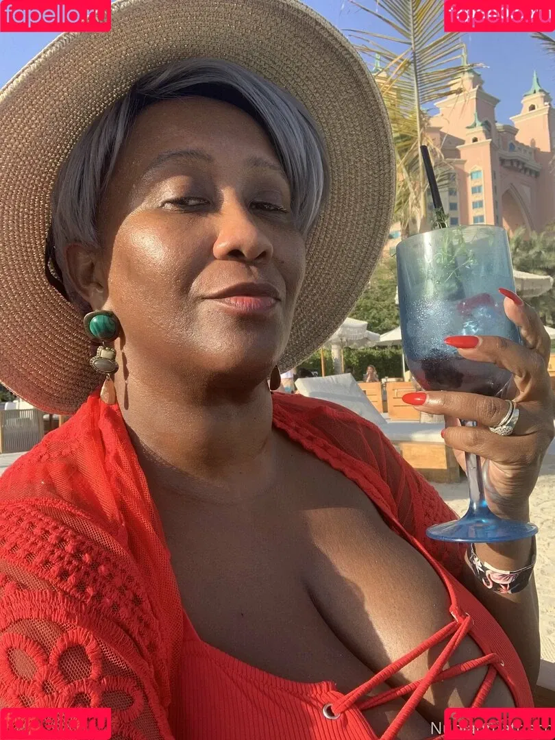 madam___caramel Onlyfans Photo Gallery 