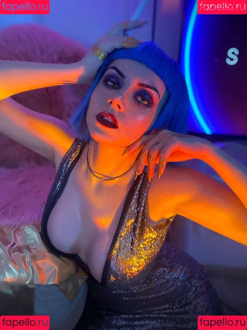 Ezy Summers Cosplay Onlyfans Photo Gallery 