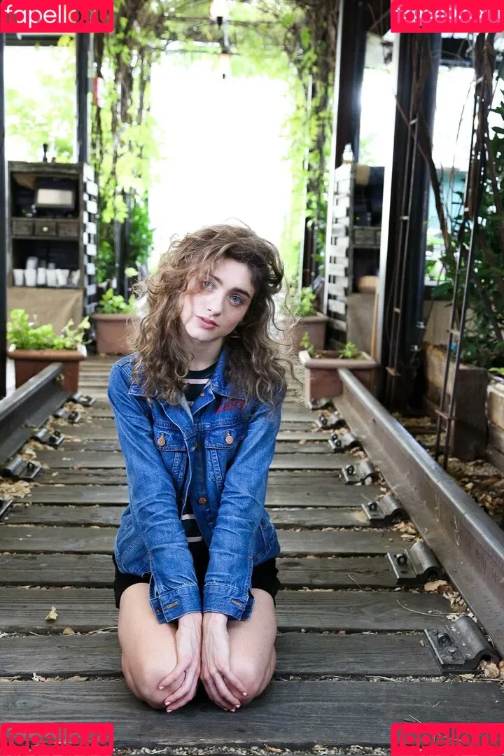 Natalia Dyer Onlyfans Photo Gallery 
