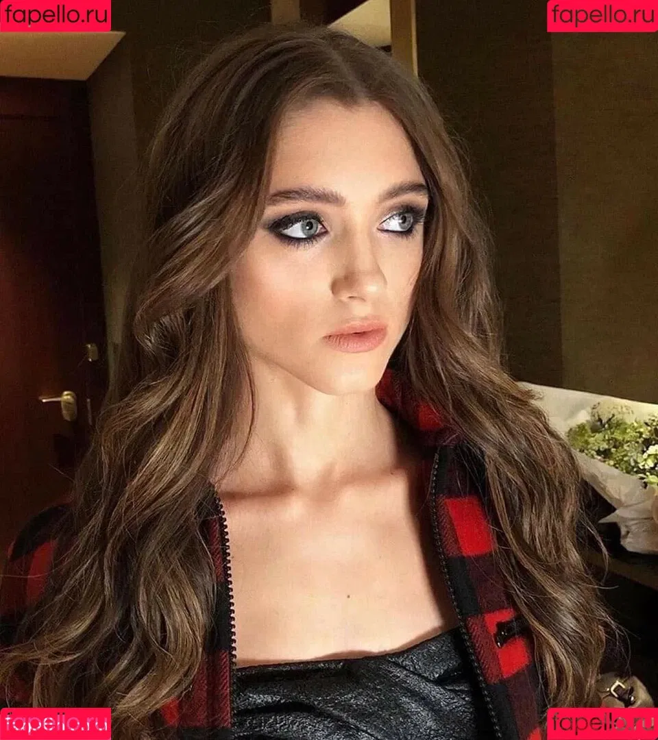 Natalia Dyer Onlyfans Photo Gallery 