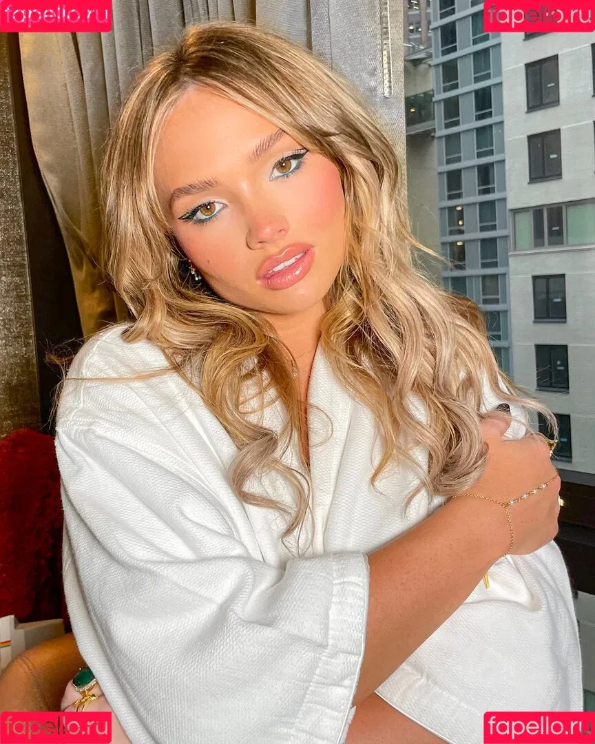 Natalie Alyn Lind Onlyfans Photo Gallery 