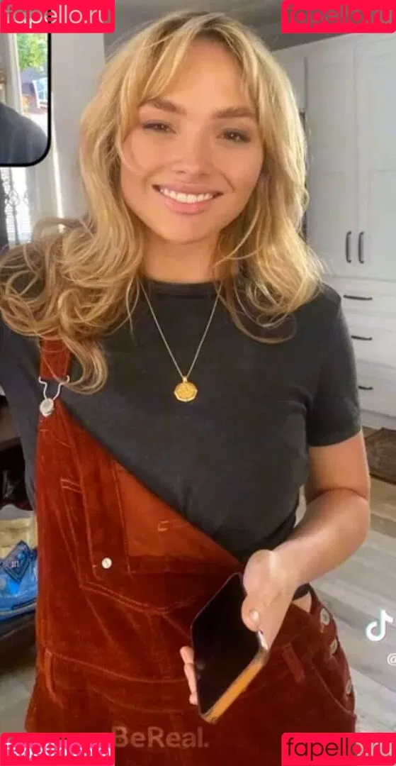 Natalie Alyn Lind Onlyfans Photo Gallery 