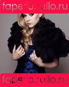 Avril Lavigne Onlyfans Photo Gallery 