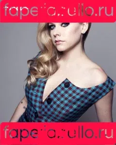 Avril Lavigne Onlyfans Photo Gallery 