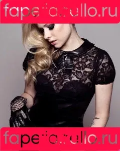 Avril Lavigne Onlyfans Photo Gallery 
