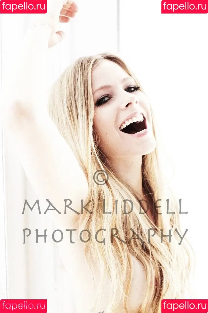 Avril Lavigne Onlyfans Photo Gallery 