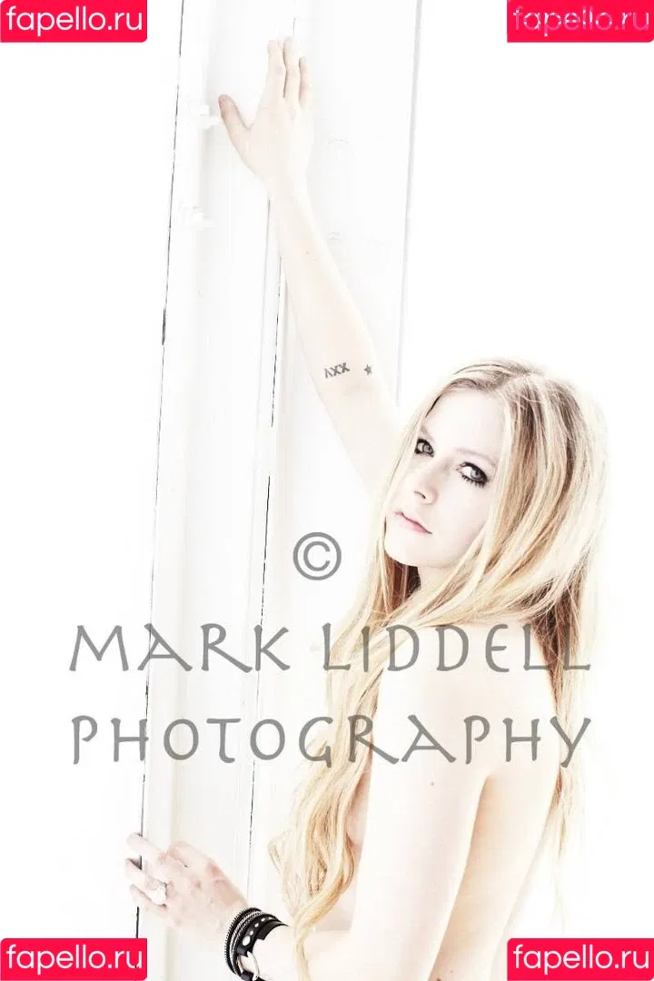 Avril Lavigne Onlyfans Photo Gallery 