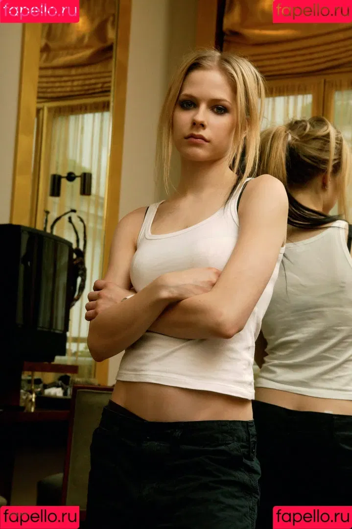 Avril Lavigne Onlyfans Photo Gallery 