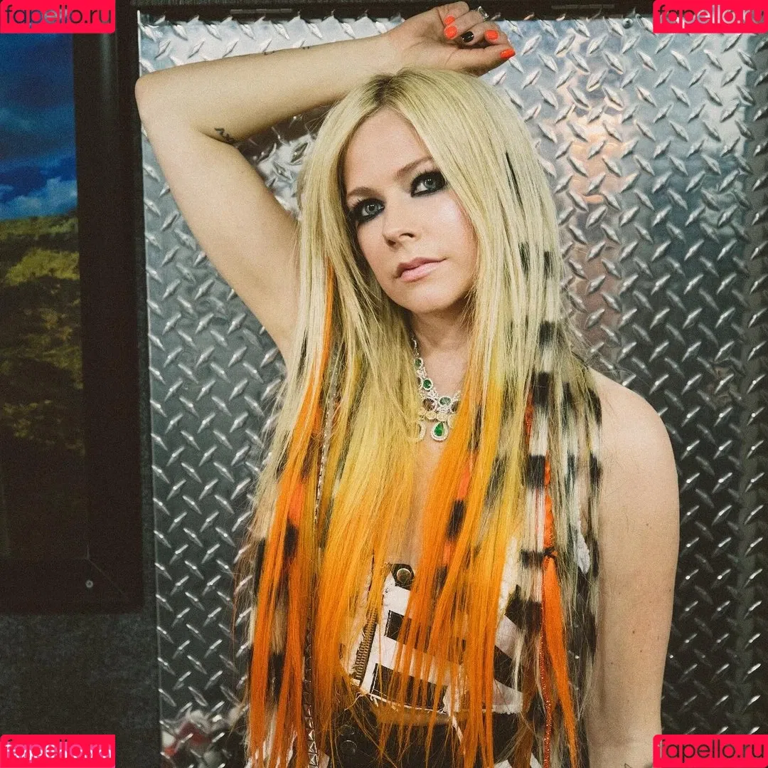 Avril Lavigne Onlyfans Photo Gallery 