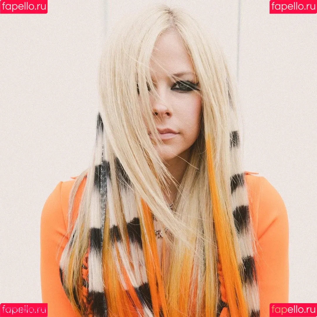 Avril Lavigne Onlyfans Photo Gallery 
