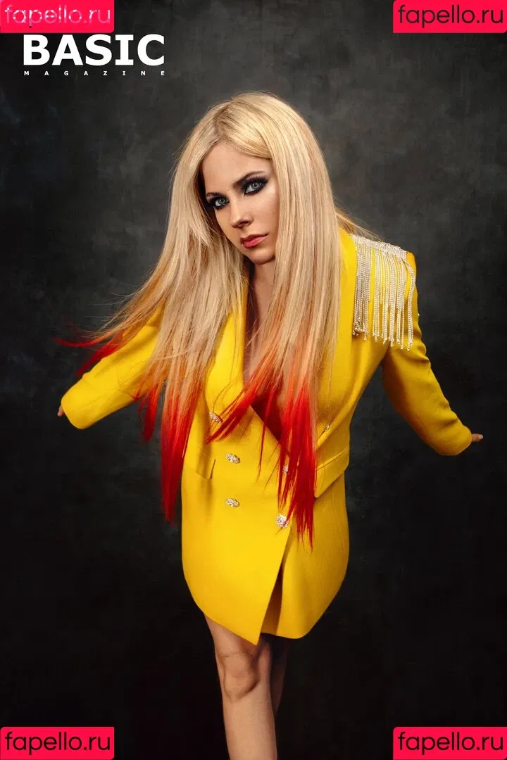 Avril Lavigne Onlyfans Photo Gallery 