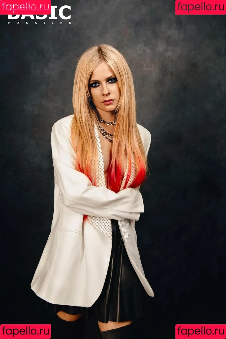 Avril Lavigne Onlyfans Photo Gallery 