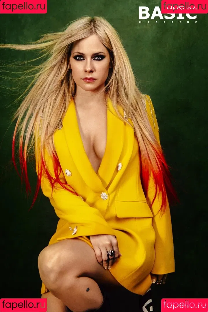 Avril Lavigne Onlyfans Photo Gallery 