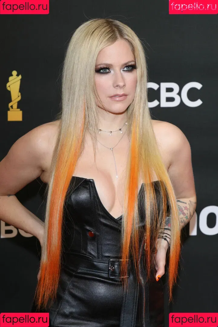 Avril Lavigne Onlyfans Photo Gallery 