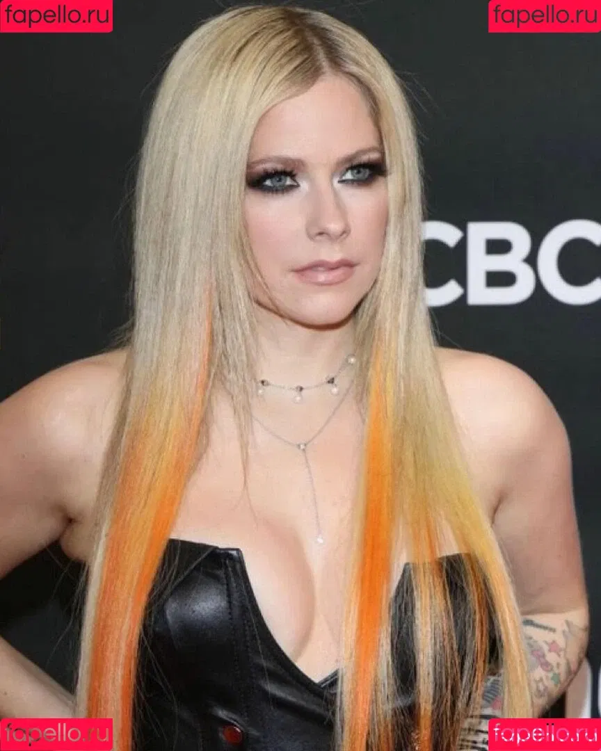 Avril Lavigne Onlyfans Photo Gallery 