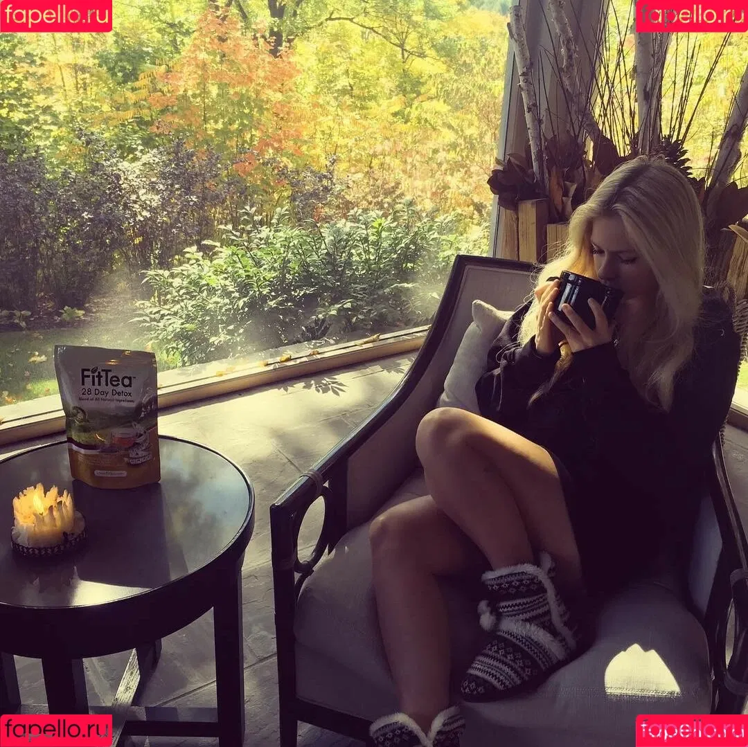 Avril Lavigne Onlyfans Photo Gallery 