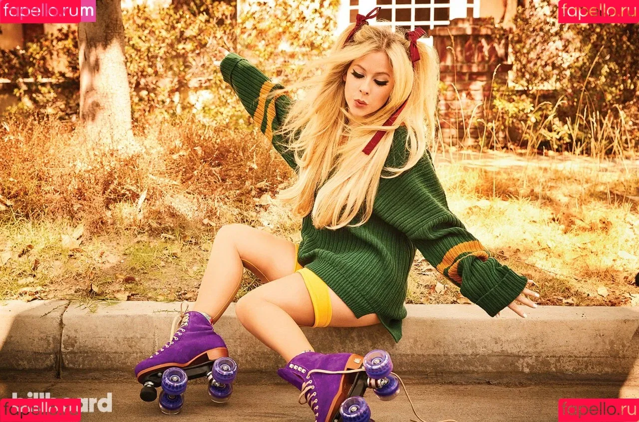 Avril Lavigne Onlyfans Photo Gallery 