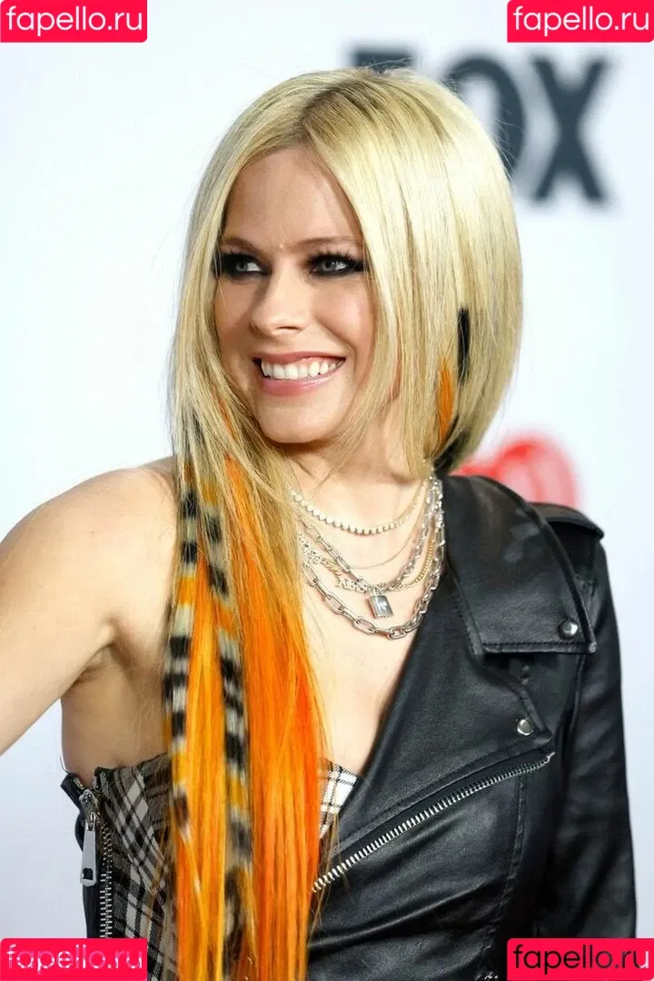 Avril Lavigne Onlyfans Photo Gallery 