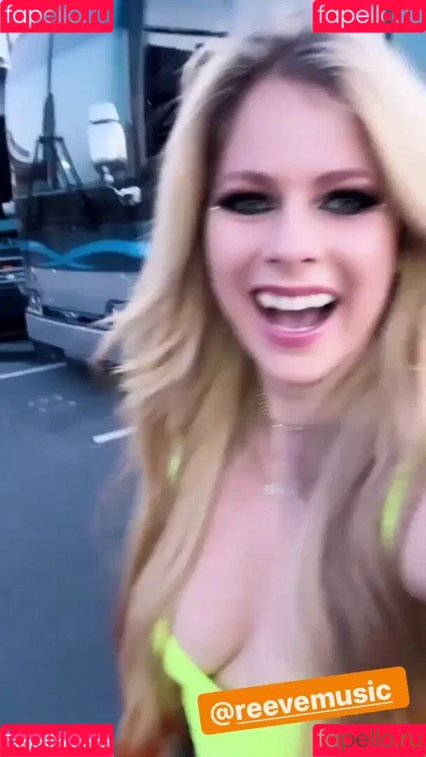Avril Lavigne Onlyfans Photo Gallery 