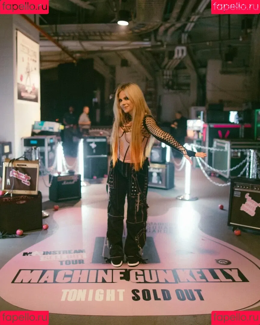 Avril Lavigne Onlyfans Photo Gallery 