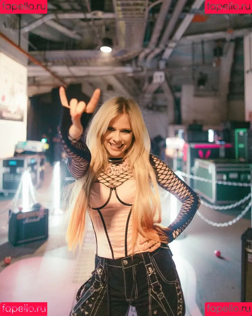 Avril Lavigne Onlyfans Photo Gallery 