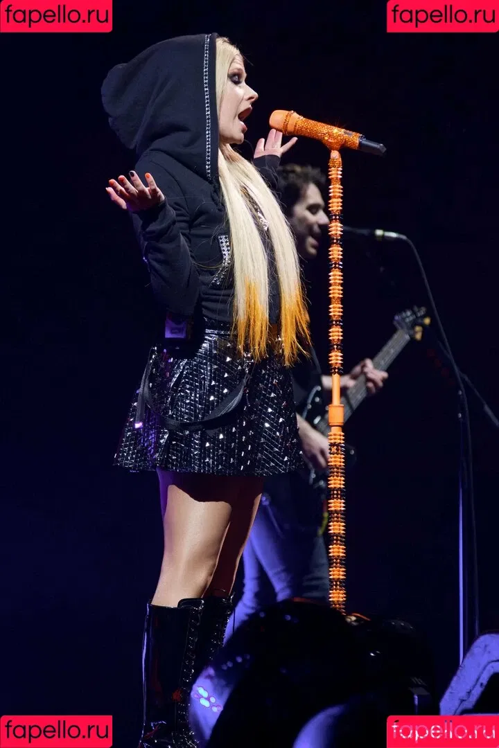 Avril Lavigne Onlyfans Photo Gallery 