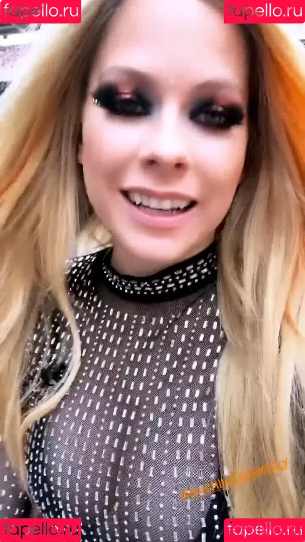 Avril Lavigne Onlyfans Photo Gallery 