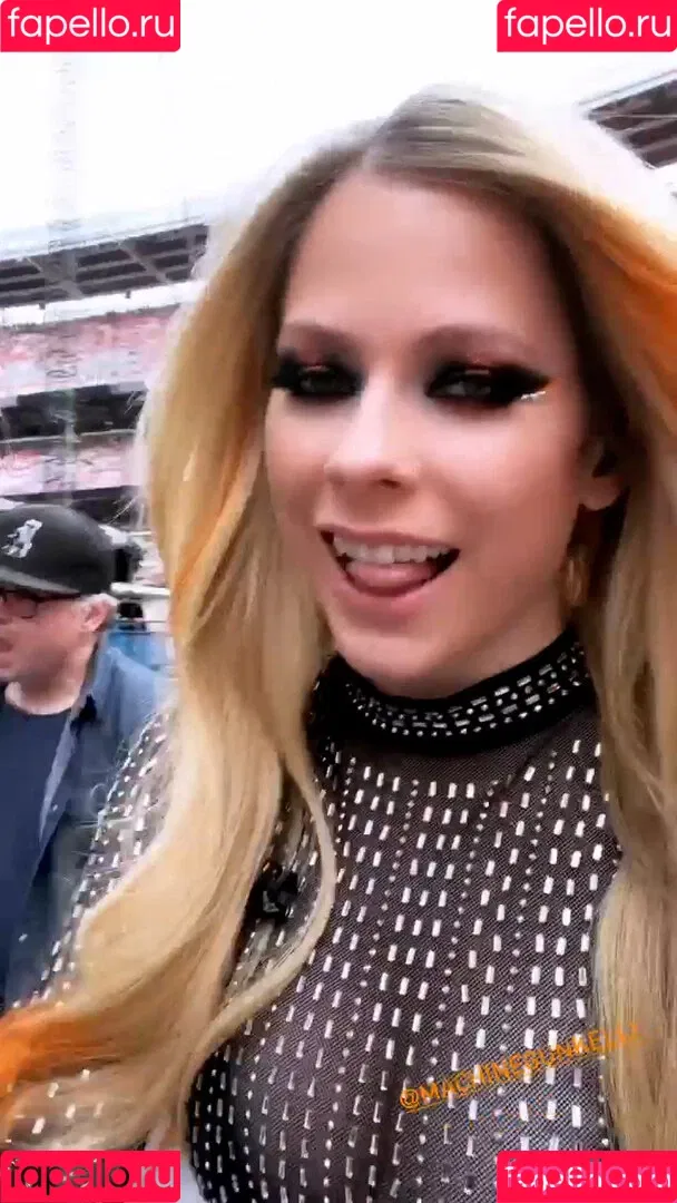 Avril Lavigne Onlyfans Photo Gallery 