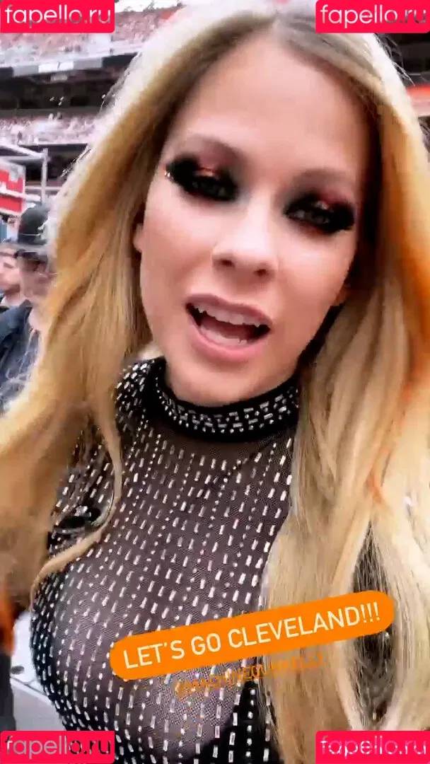 Avril Lavigne Onlyfans Photo Gallery 