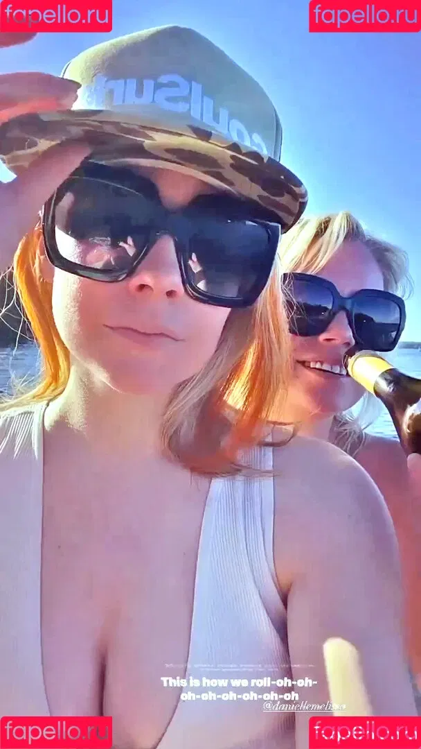 Avril Lavigne Onlyfans Photo Gallery 