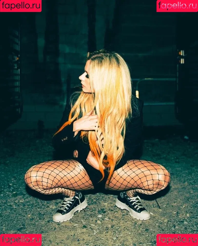 Avril Lavigne Onlyfans Photo Gallery 