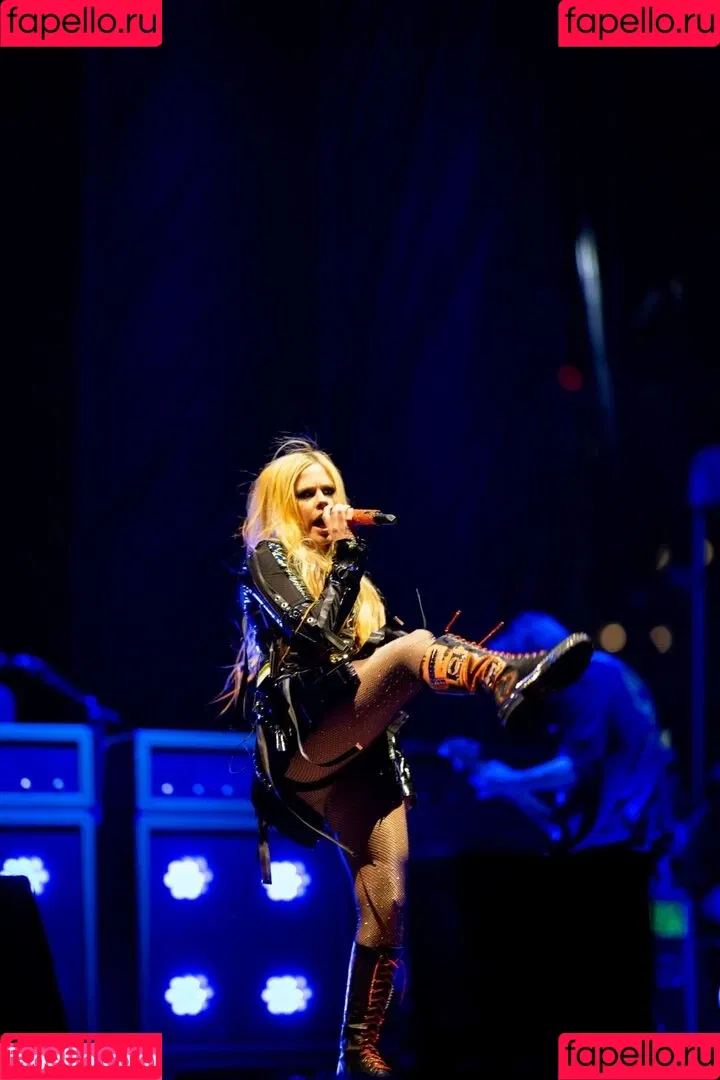 Avril Lavigne Onlyfans Photo Gallery 