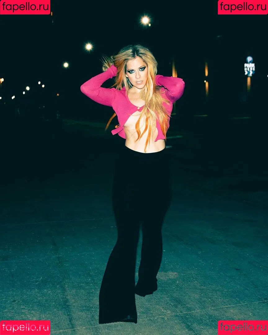 Avril Lavigne Onlyfans Photo Gallery 