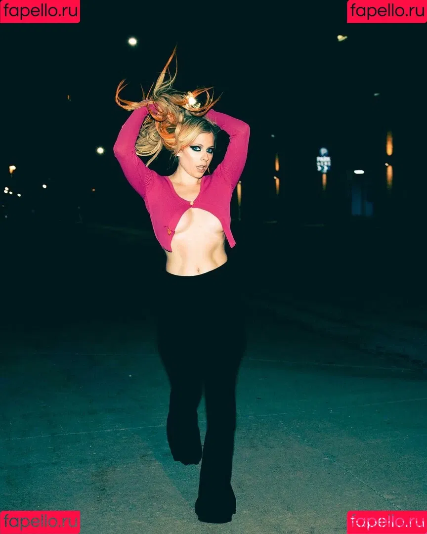 Avril Lavigne Onlyfans Photo Gallery 