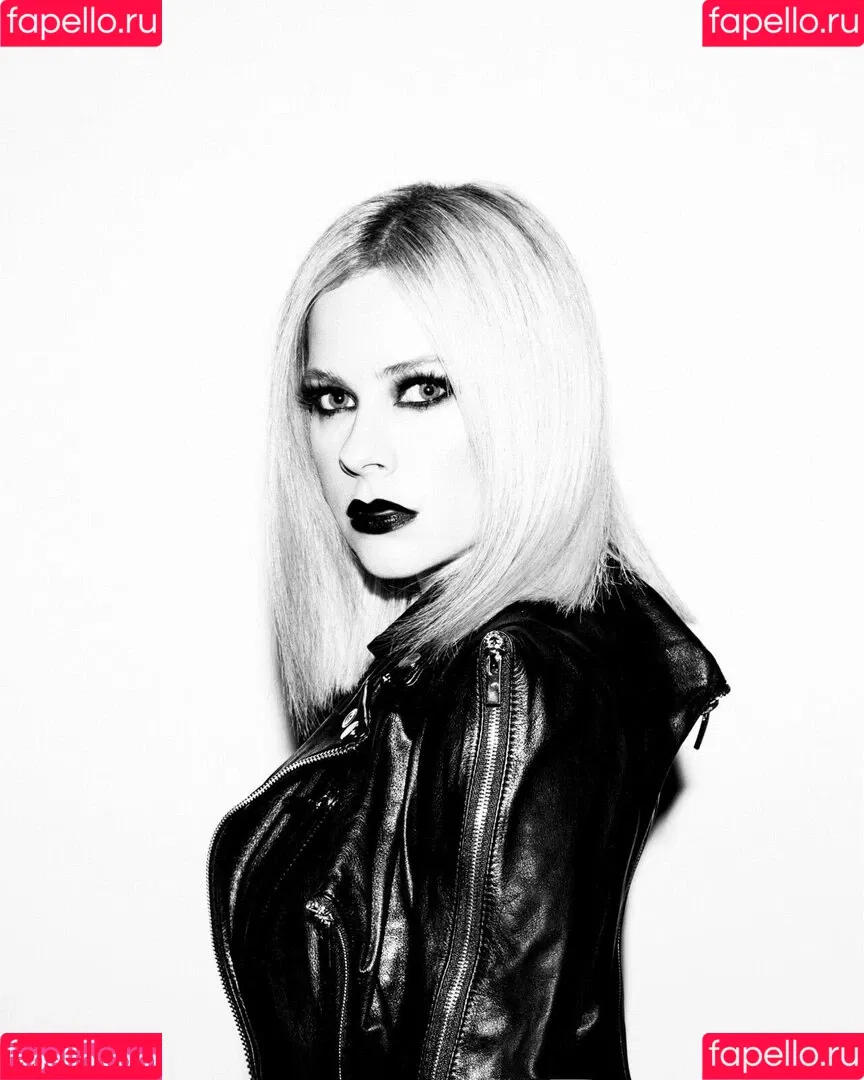 Avril Lavigne Onlyfans Photo Gallery 