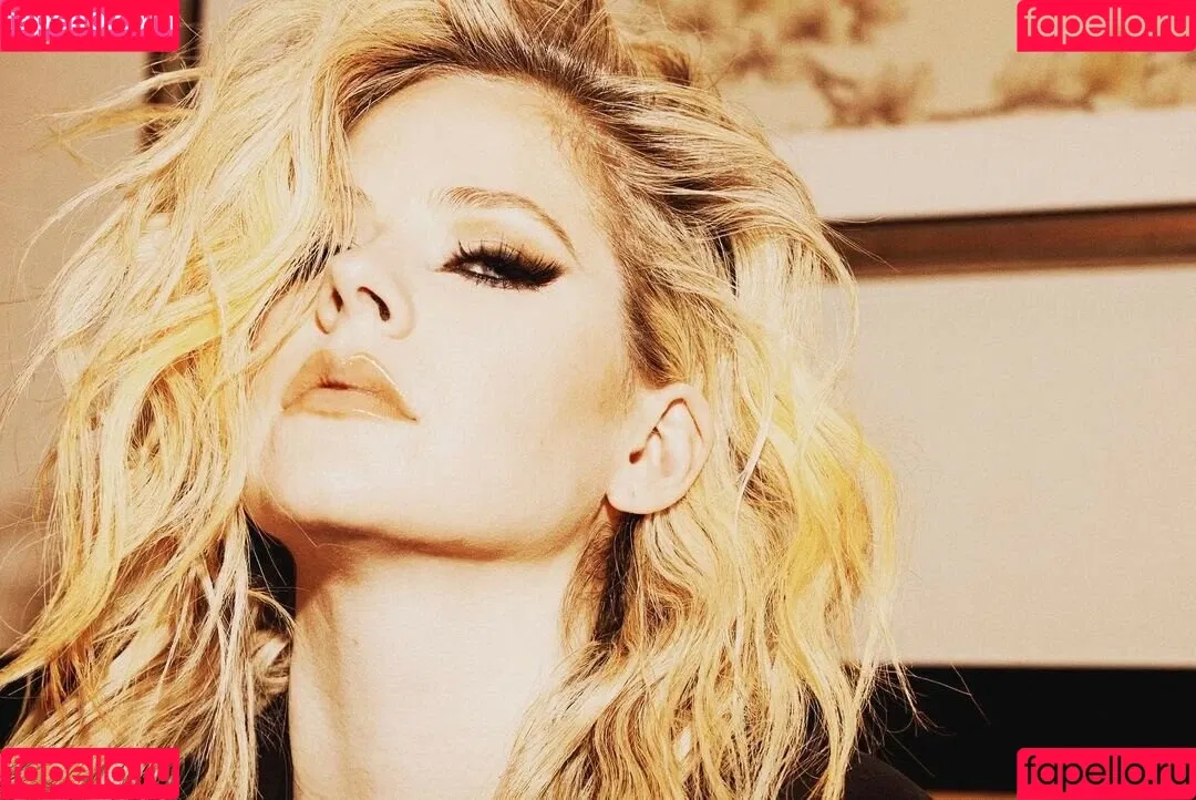 Avril Lavigne Onlyfans Photo Gallery 