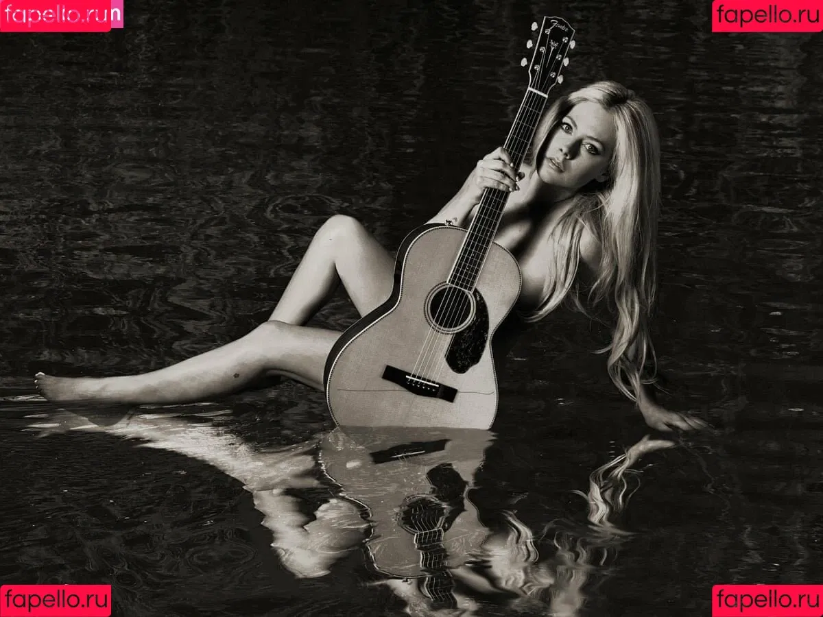 Avril Lavigne Onlyfans Photo Gallery 