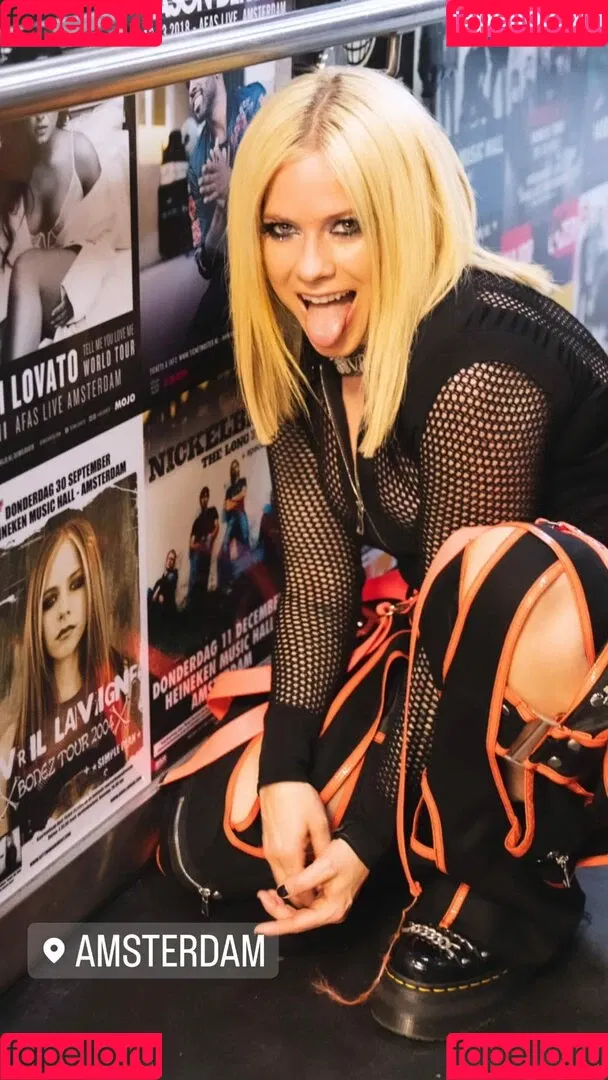 Avril Lavigne Onlyfans Photo Gallery 