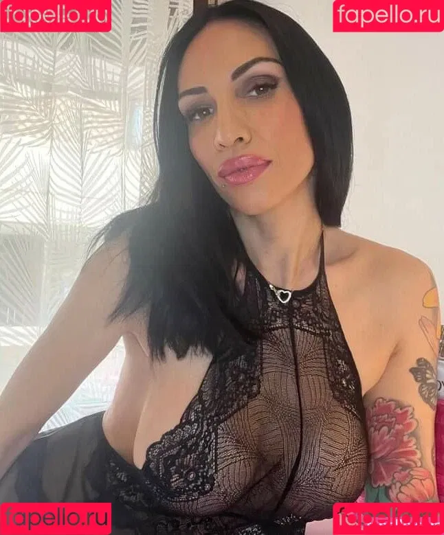 Giulia Diamond Onlyfans Photo Gallery 