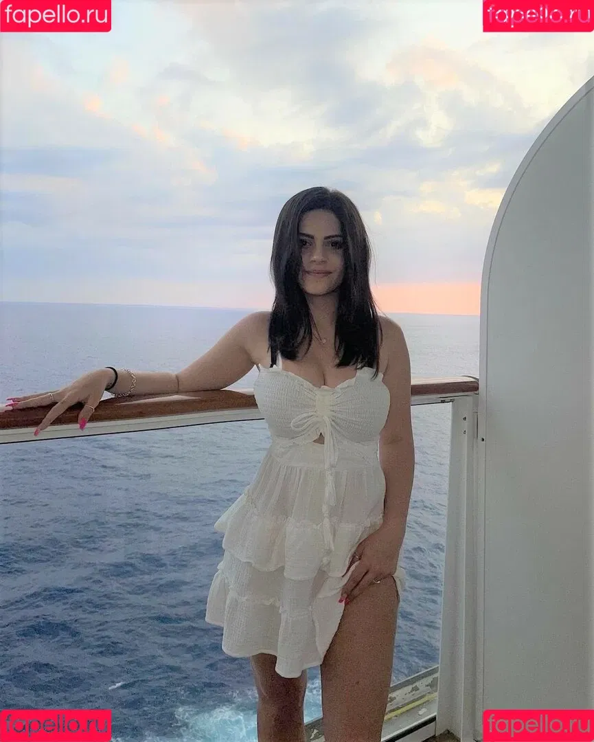 Emiliee Russo Onlyfans Photo Gallery 